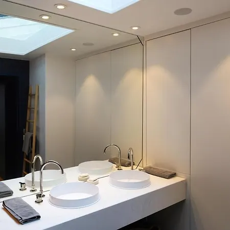 Apartment Luxueux 3 | Hammam | Coeur Du Marais Paris